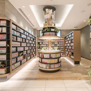 クインテッサホテル大阪心斎橋 Comic&books ホテル